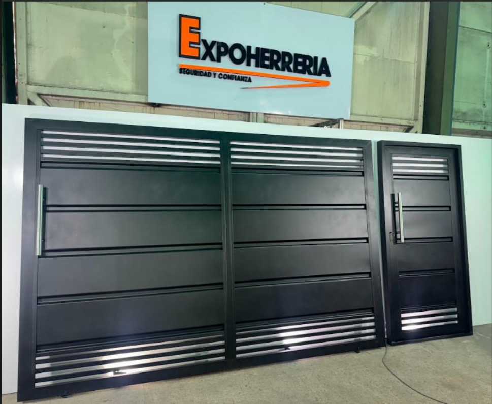 Portón corredizo con puerta peatonal - Expoherreria